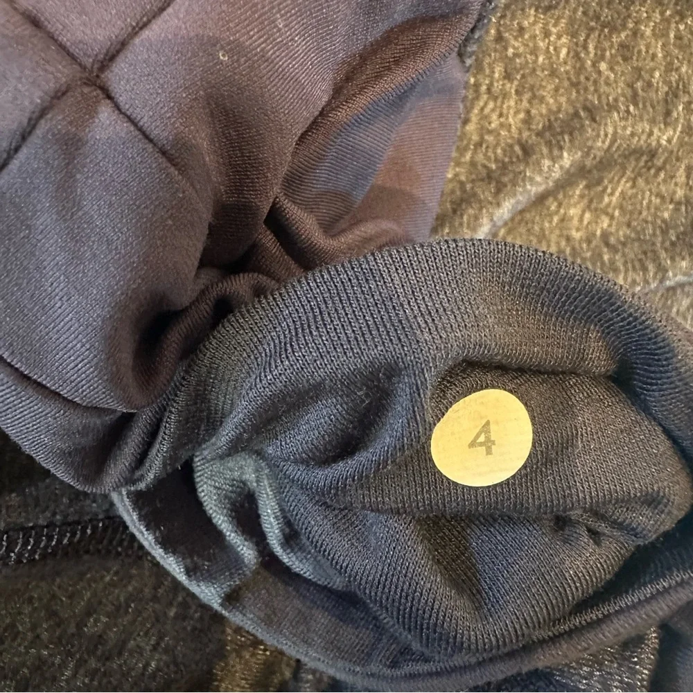 Lululemon Heather Blue Crop Leggings Size‎ 4